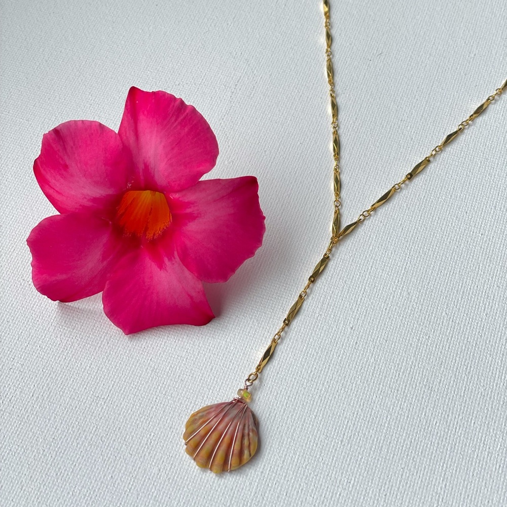 Hawaiian Sunrise Shell 🌅 Opal Lariat Necklace